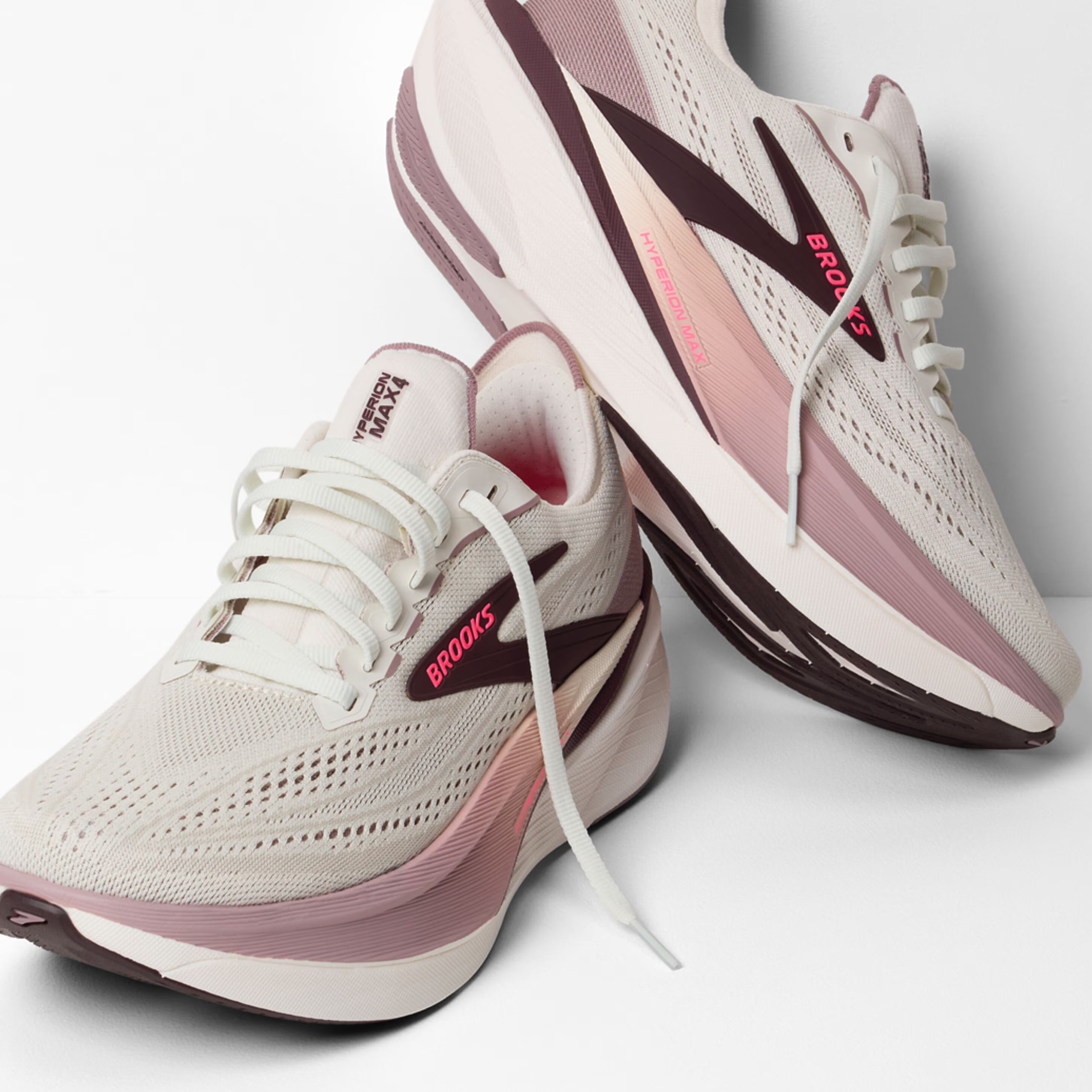 Womens Hyperion Max 4 Running Shoe