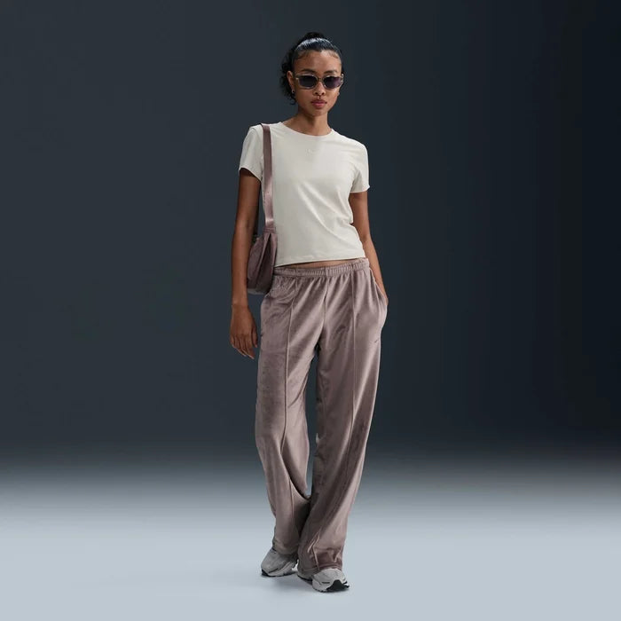 Womens Sportswear Chill Knit Mid Crop