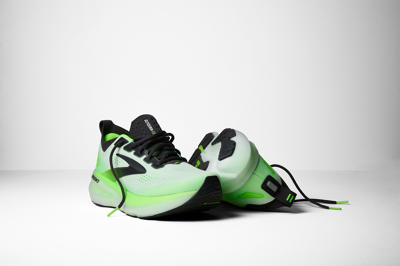 Mens Glycerin 23 Running Shoe