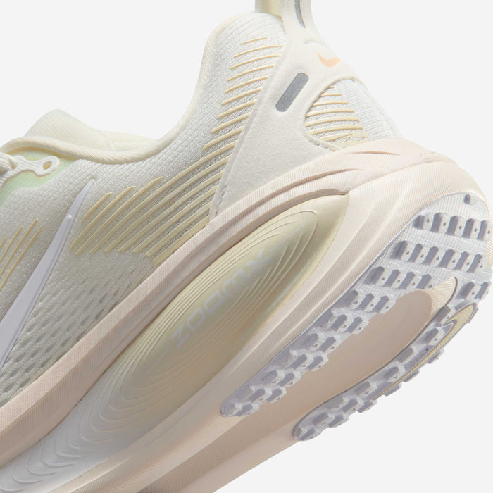 Womens Vomero 18 Running Shoe