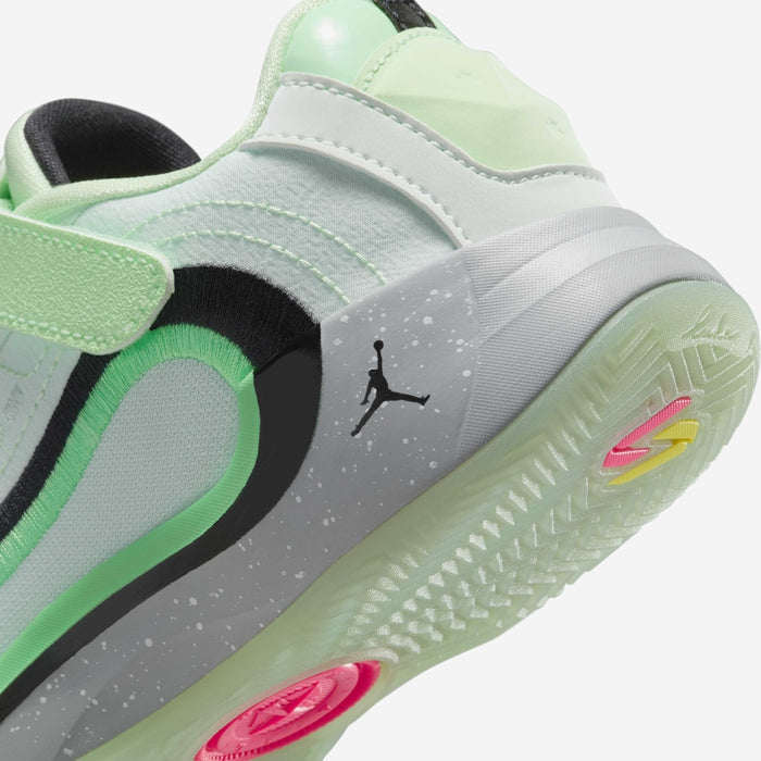 Kids Luka 4 Navigator Basketball Shoe