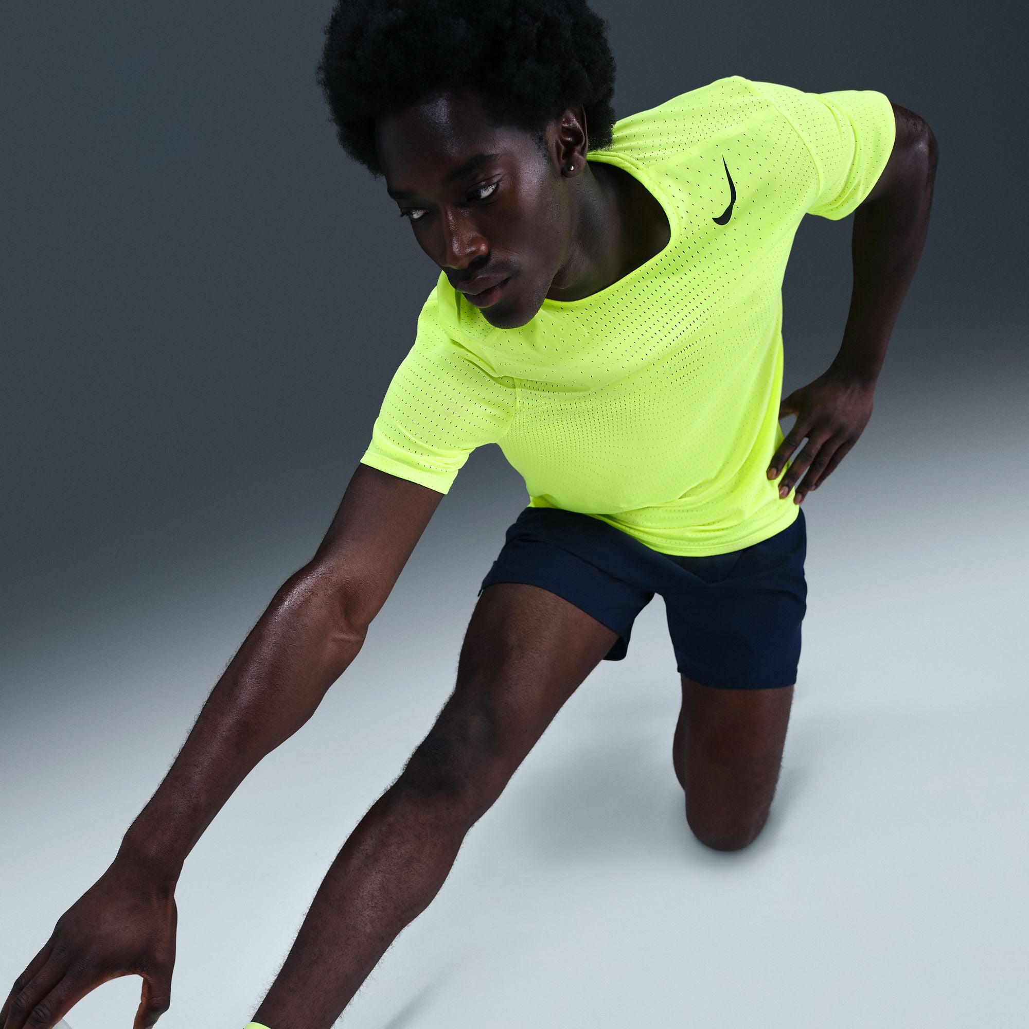 Mens Dri-Fit Advantage Aeroswift Short Sleeve T-Shirt