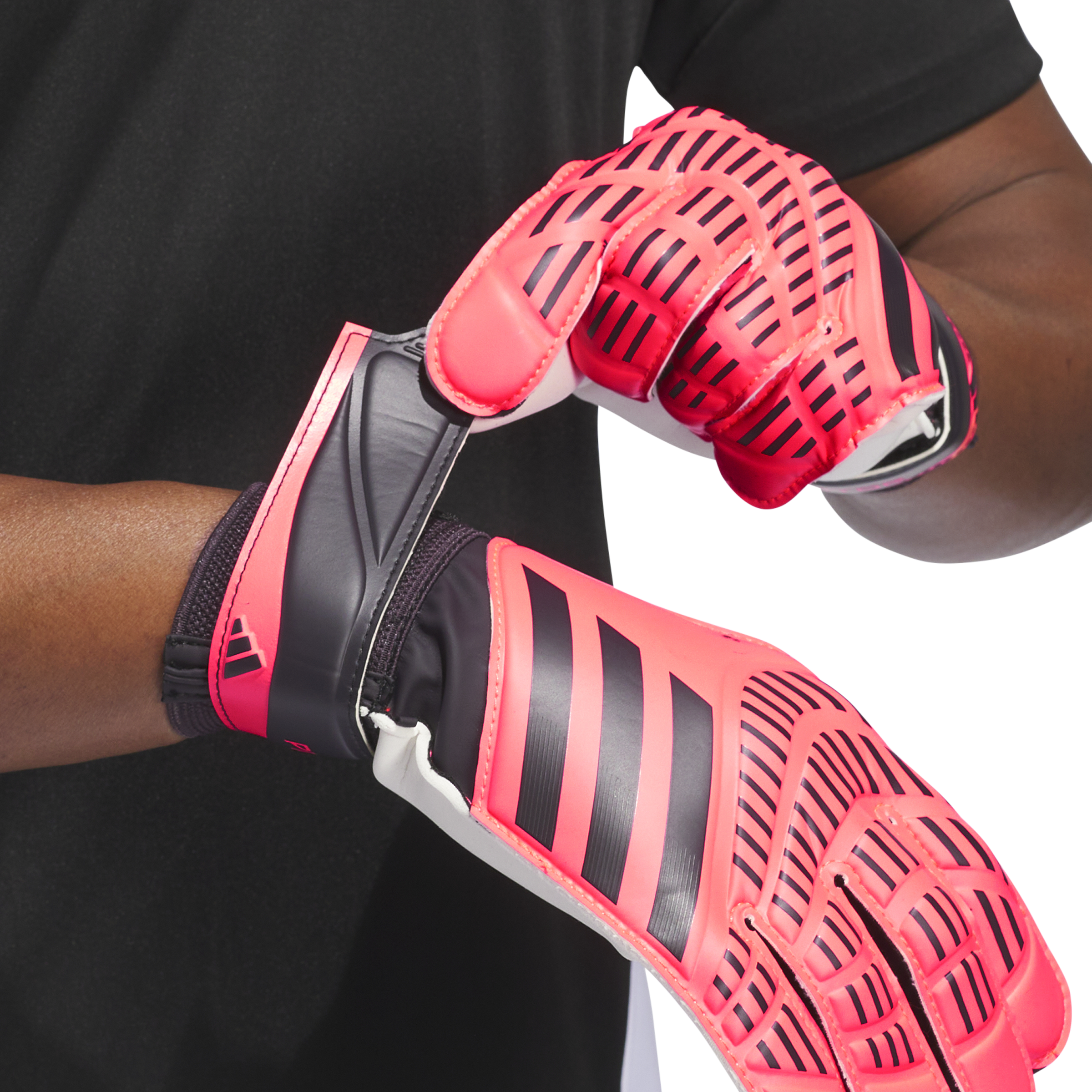 Senior Predator Train Goalkeeper Gloves