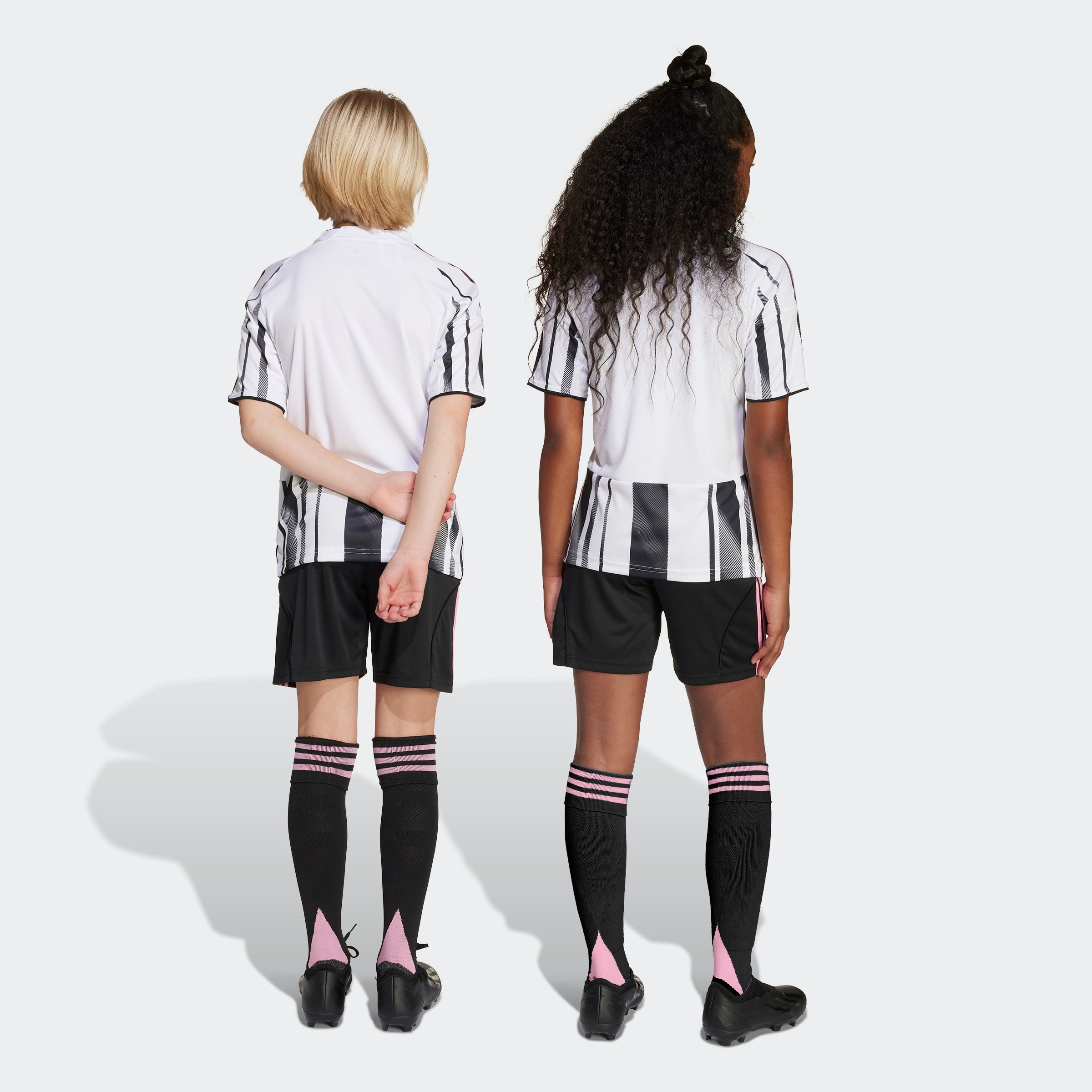 Junior Juventus Home 25/26 Replica Shorts