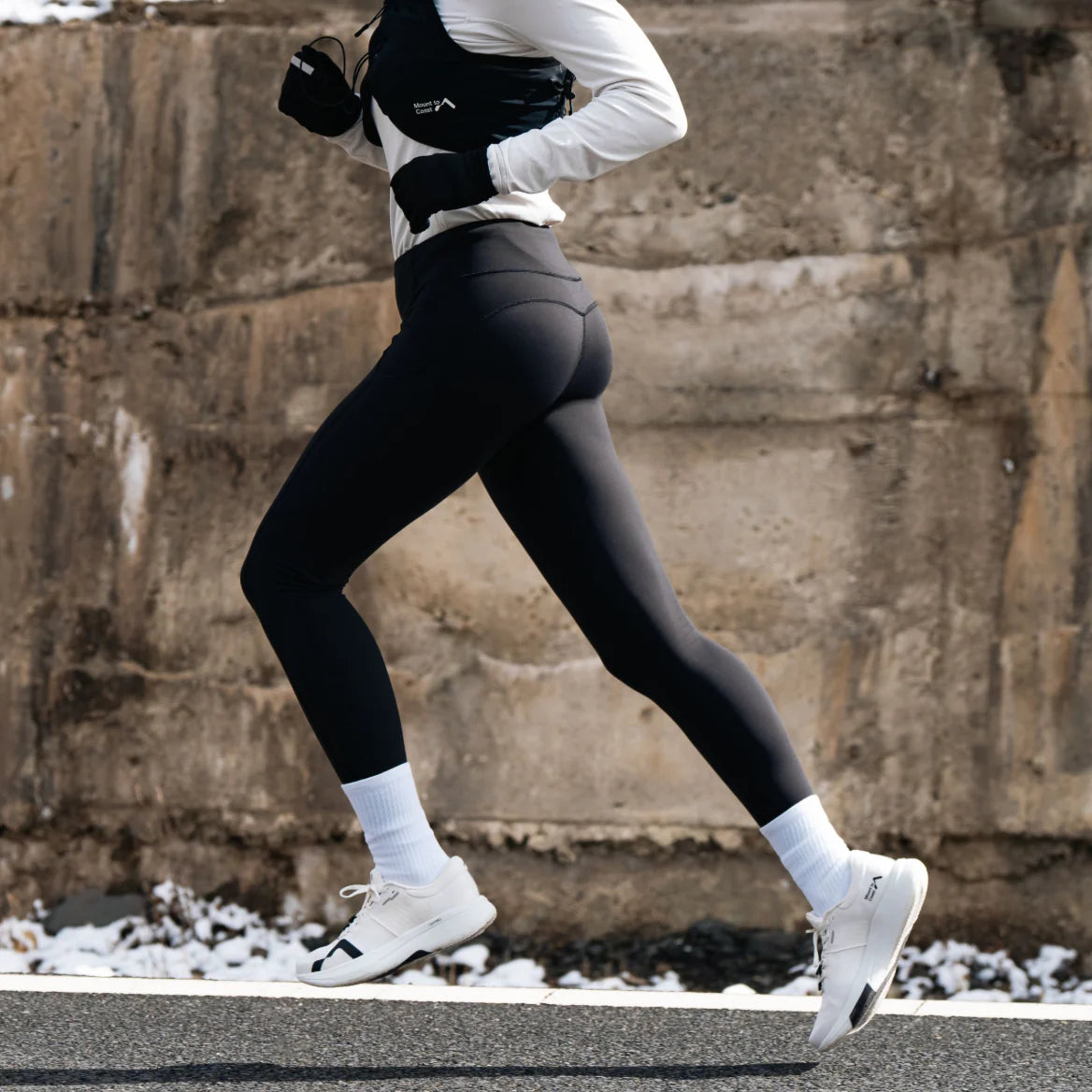 Womens R1 Running Shoe