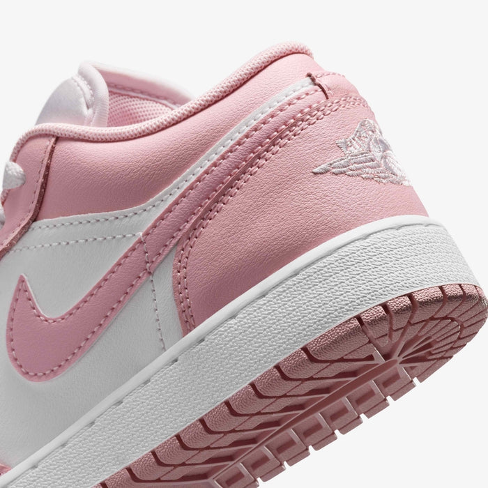 Junior Air Jordan 1 Low Shoe