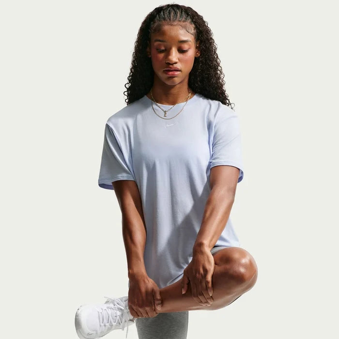 Womens Training Dri Fit Relaxed Short Sleeve Tshirt