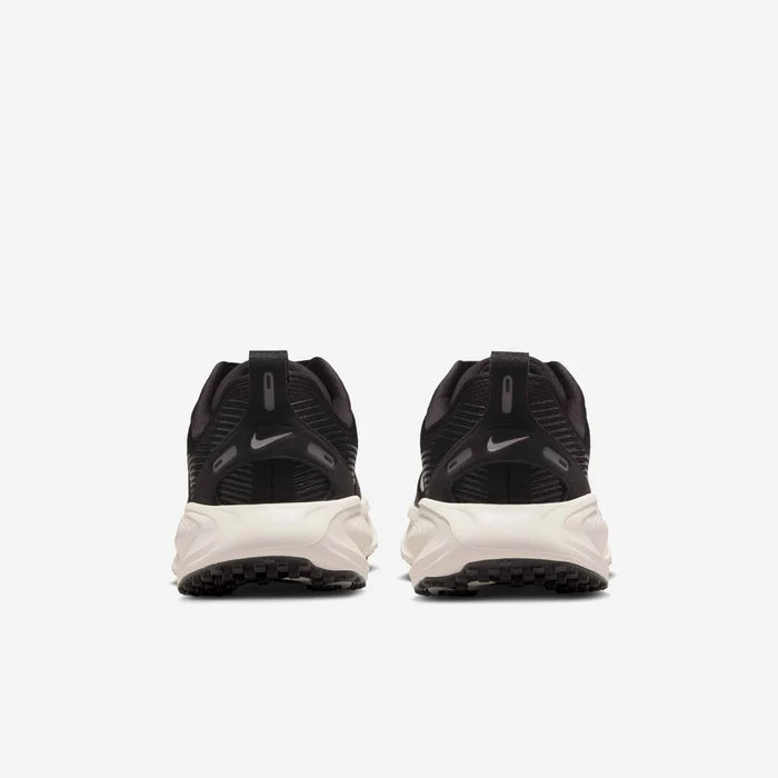 Junior Vomero 18 Running Shoe