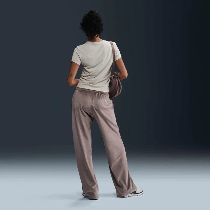 Womens Sportswear Chill Knit Mid Crop