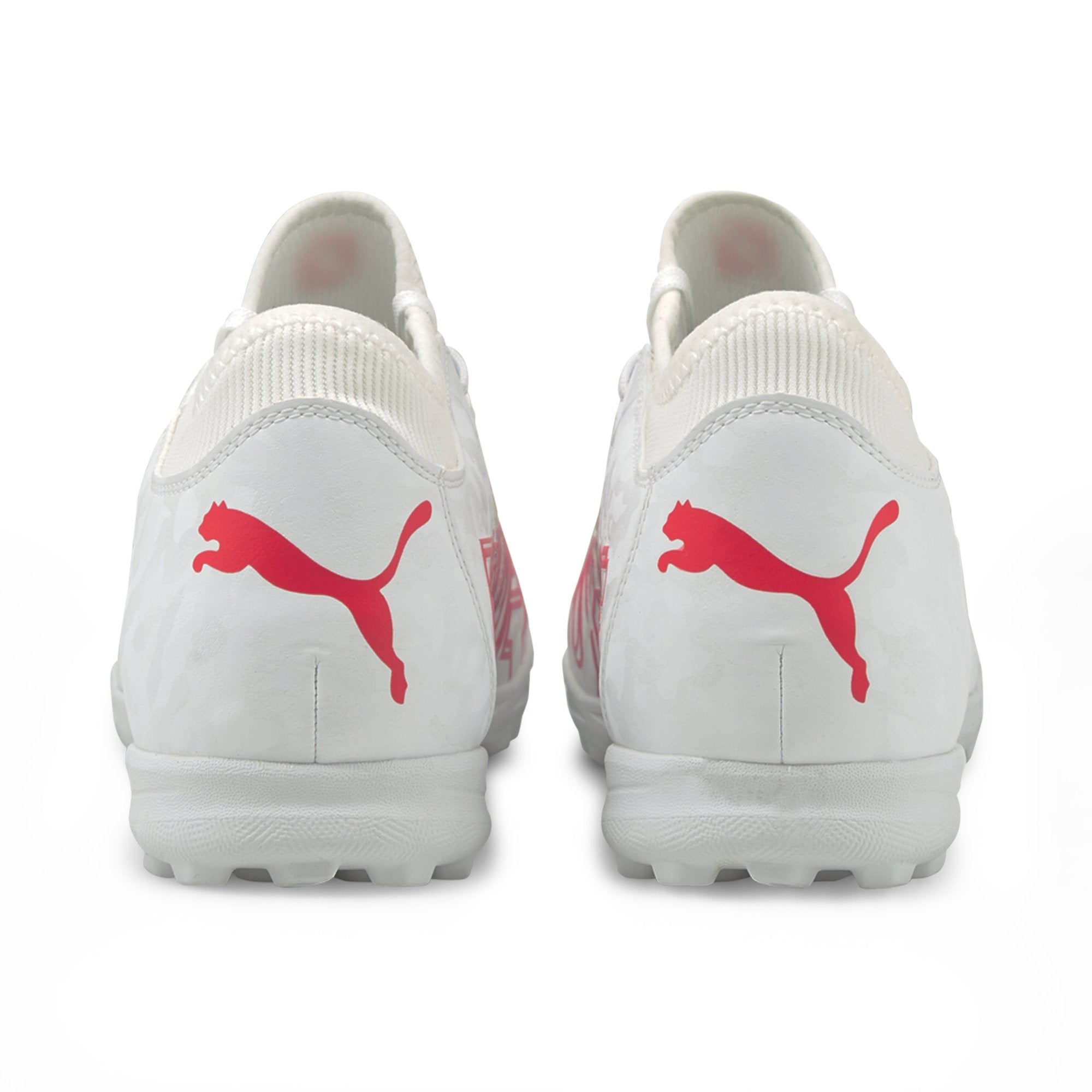 حذاء رياضي فيوتشر Z ٤.١ للعشب الصناعي للرجال