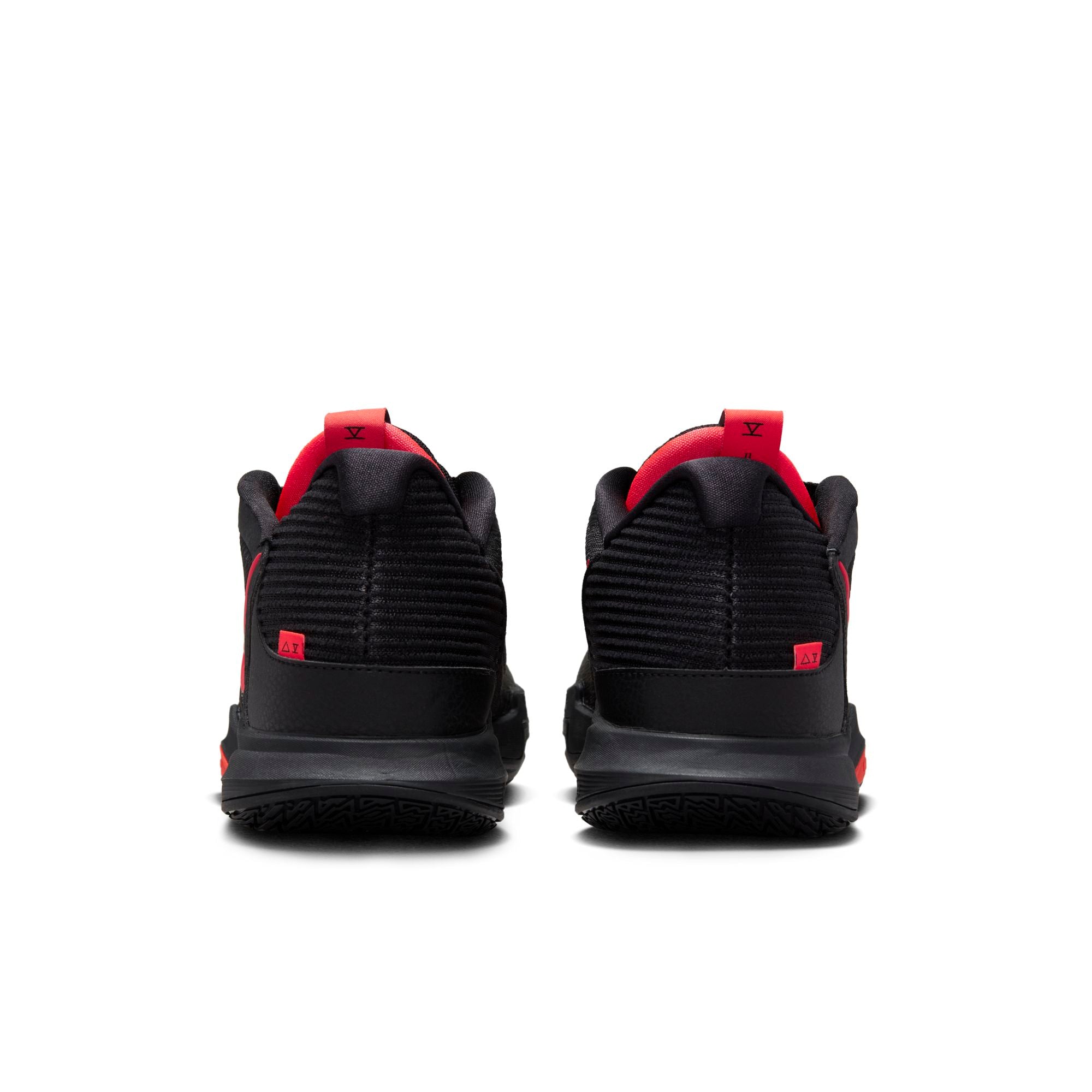 Mens Kyrie Low 5 Basketball Shoe
