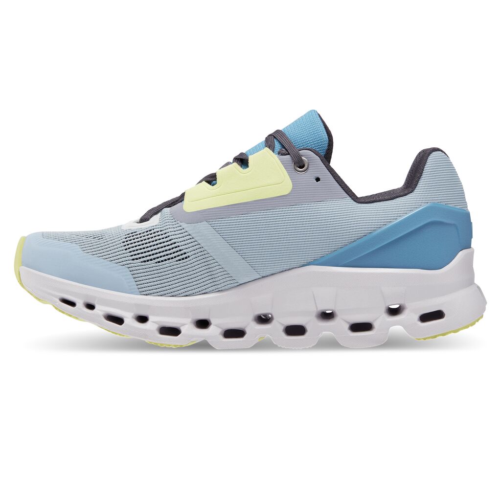 Womens Cloudstratus Running Shoe