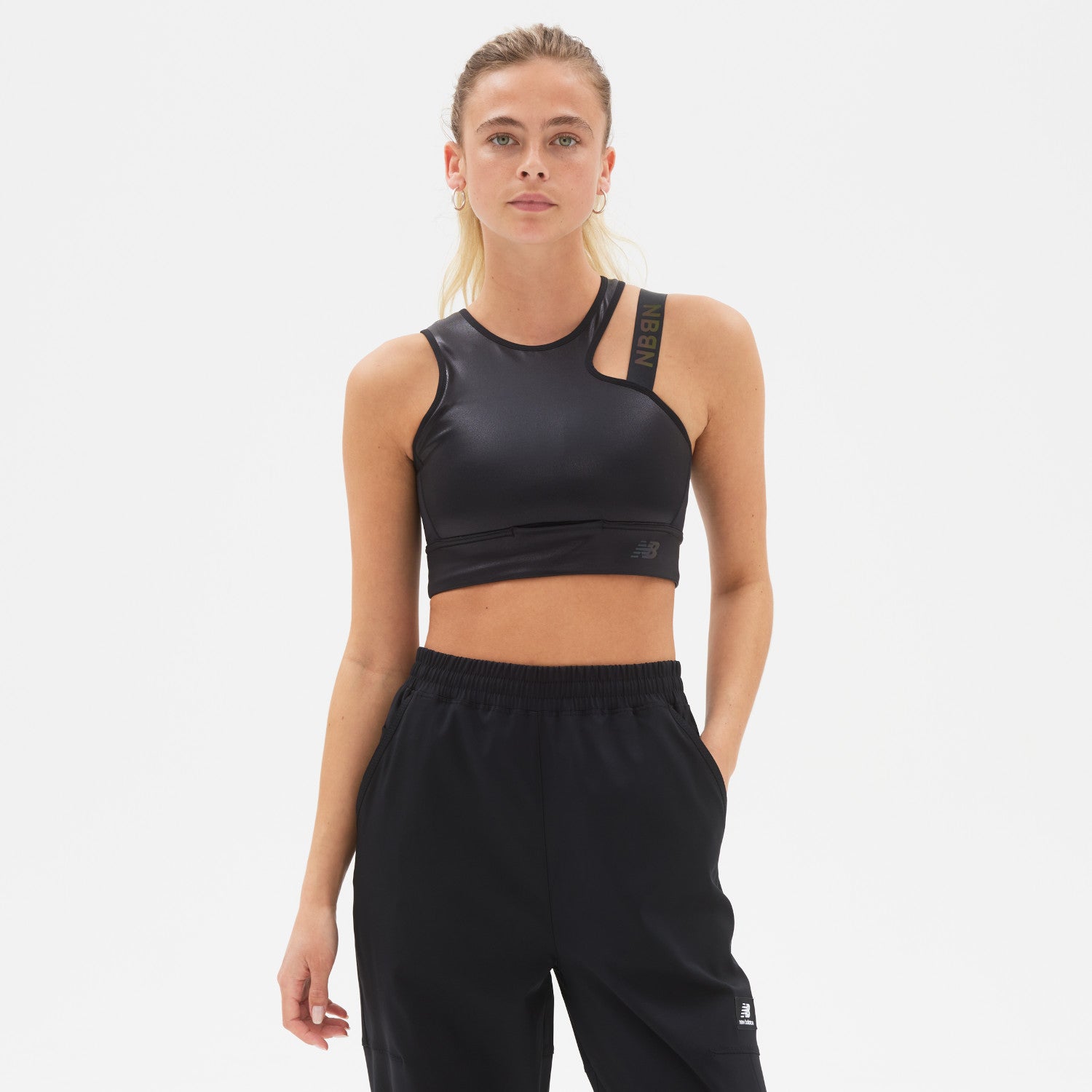 Womens Q Speed Cutout Medium Impact Sports Bra